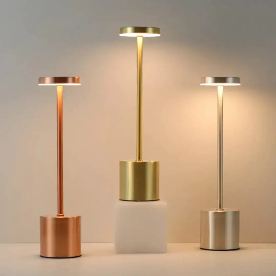 Luminária de Mesa LED Recarregável - Modern Casa