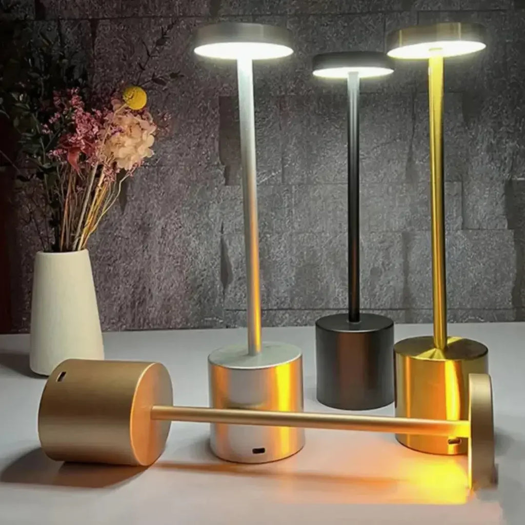 Luminária de Mesa LED Recarregável - Modern Casa