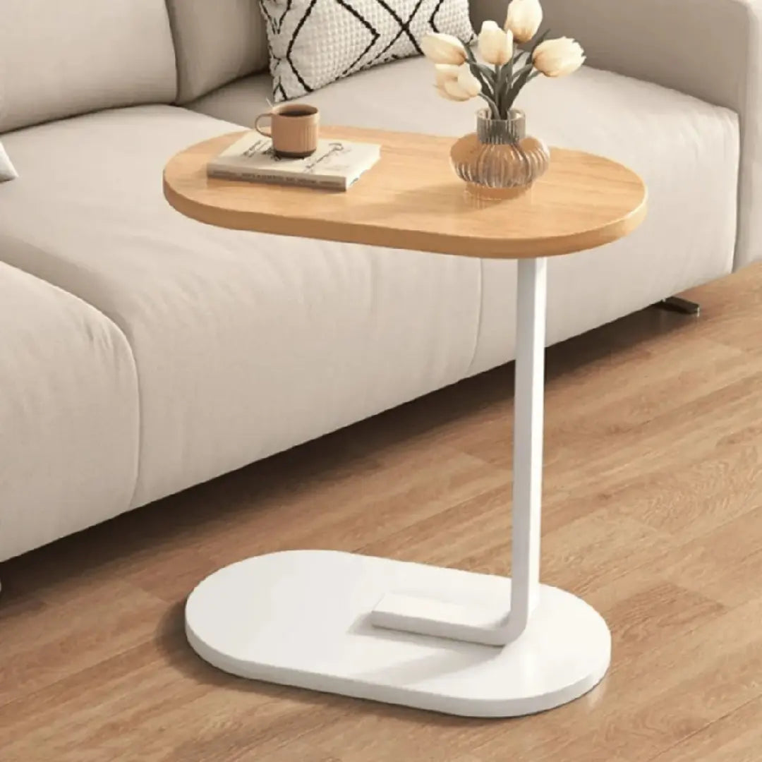 Mesa de apoio lateral branca em ferro e MDF – ambiente decorado